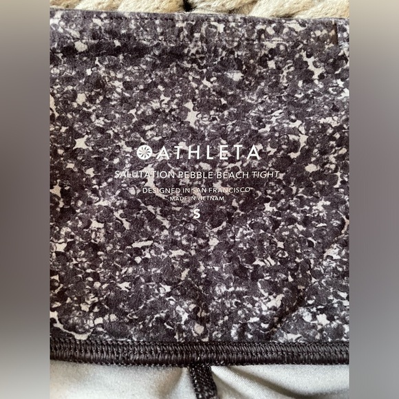 Athleta Salutation Pebble Beach Tight Leggings Small - Picture 3 of 5